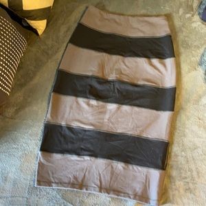 Lululemon striped skirt sz 8